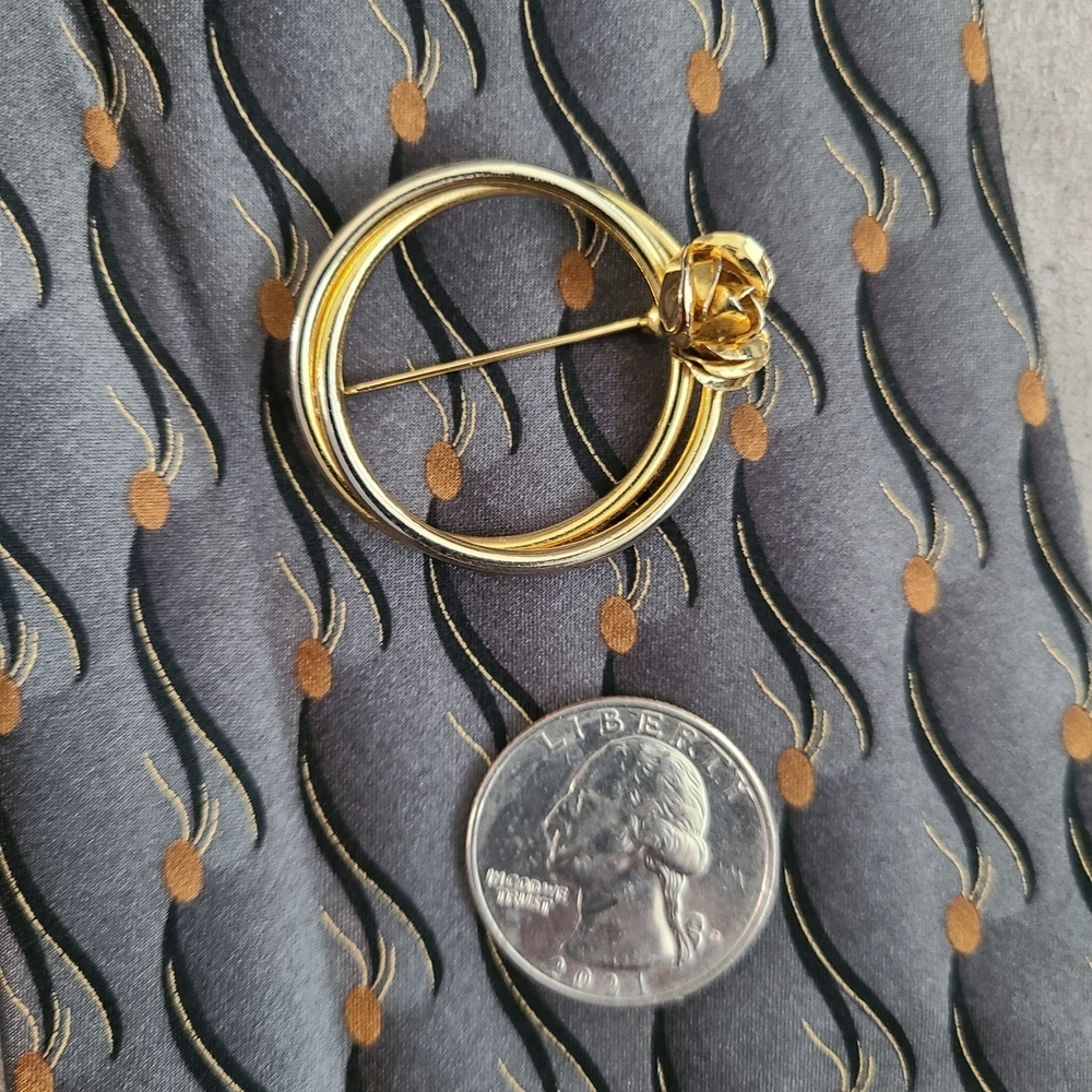 Vtg Elegant Gold‎ Tone Circular Brooch Flower Rose Vintage